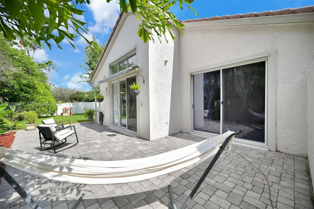 15982 NW 12th Ct Pembroke Pines, FL 33028