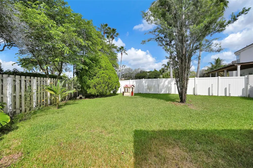 15982 NW 12th Ct Pembroke Pines, FL 33028