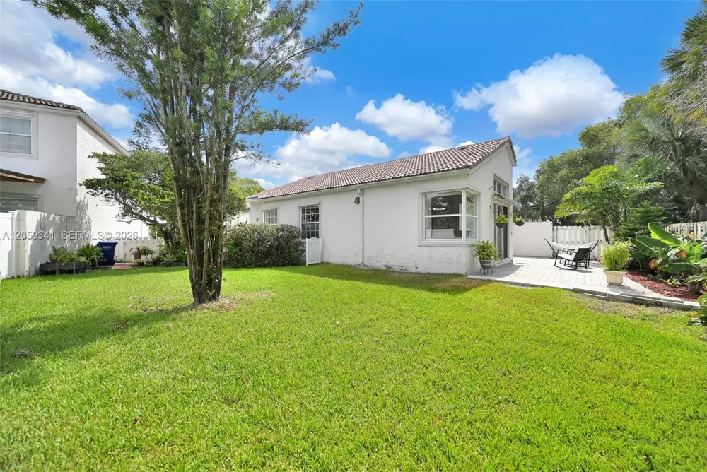 15982 NW 12th Ct Pembroke Pines, FL 33028
