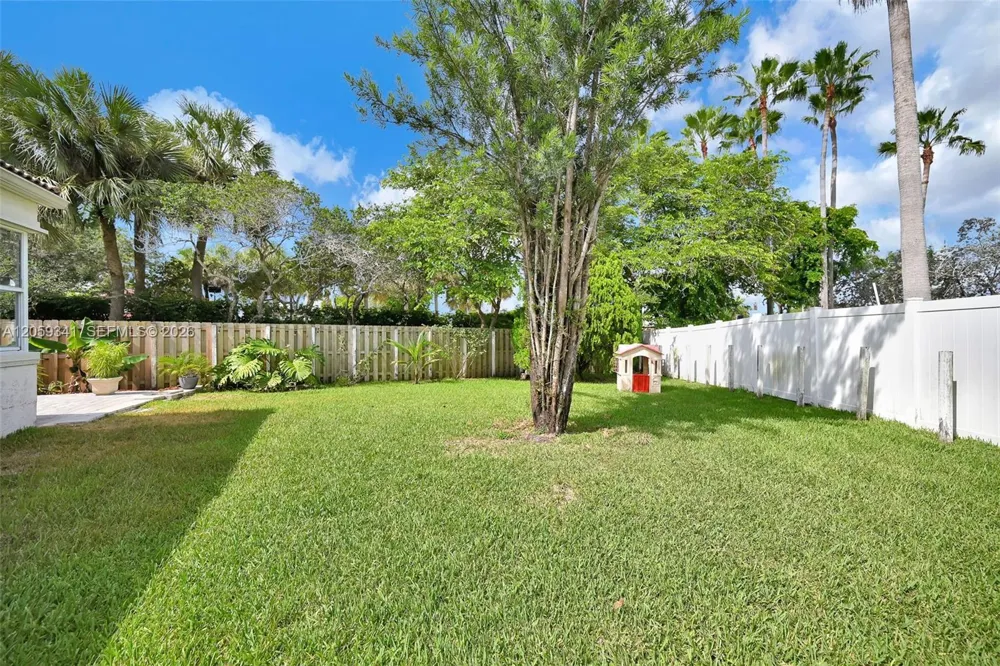 15982 NW 12th Ct Pembroke Pines, FL 33028