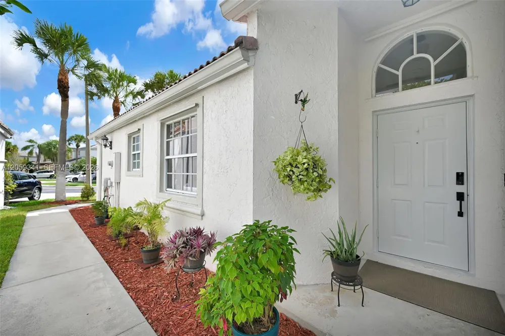 15982 NW 12th Ct Pembroke Pines, FL 33028