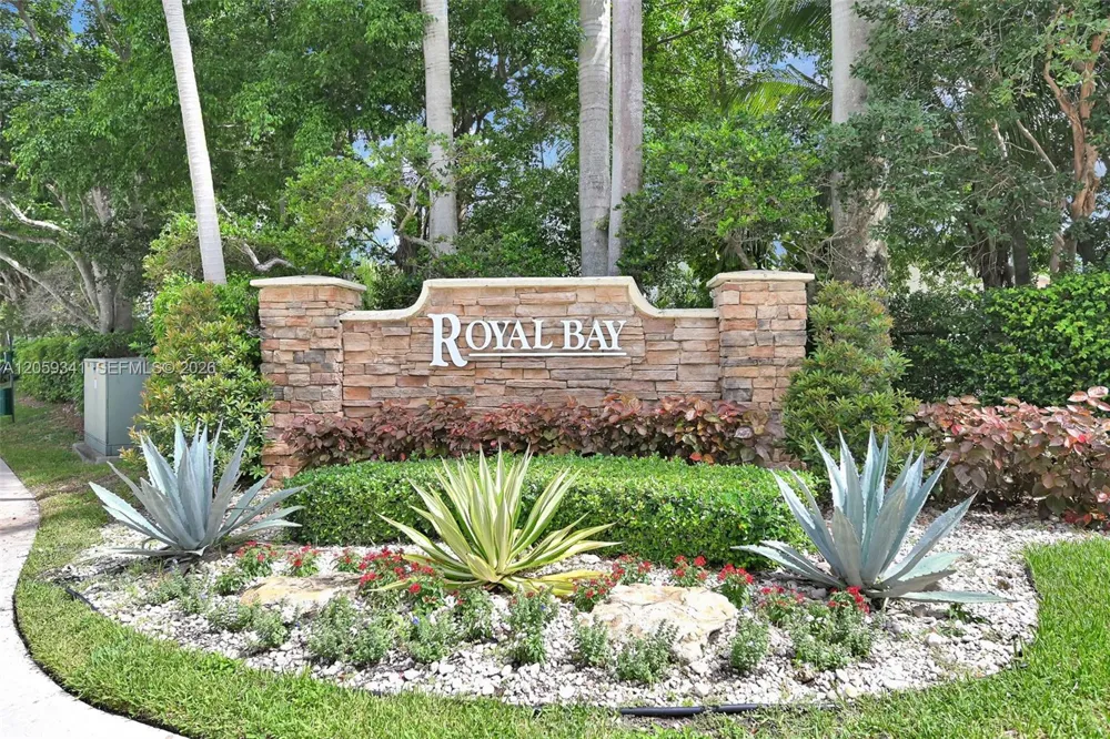 15982 NW 12th Ct Pembroke Pines, FL 33028