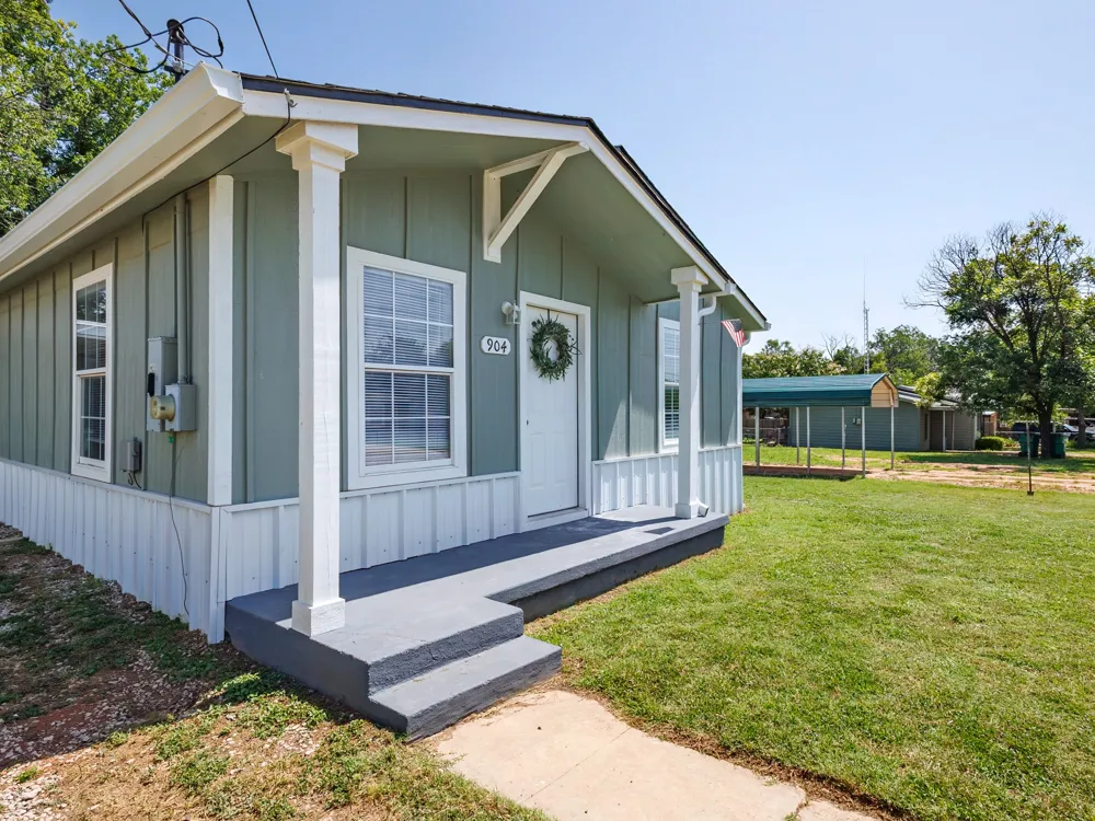 904 W 1st Street Coleman, TX 76834