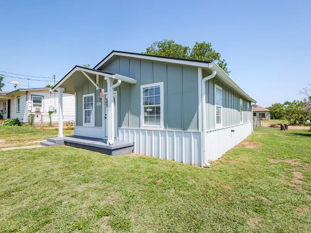 904 W 1st Street Coleman, TX 76834