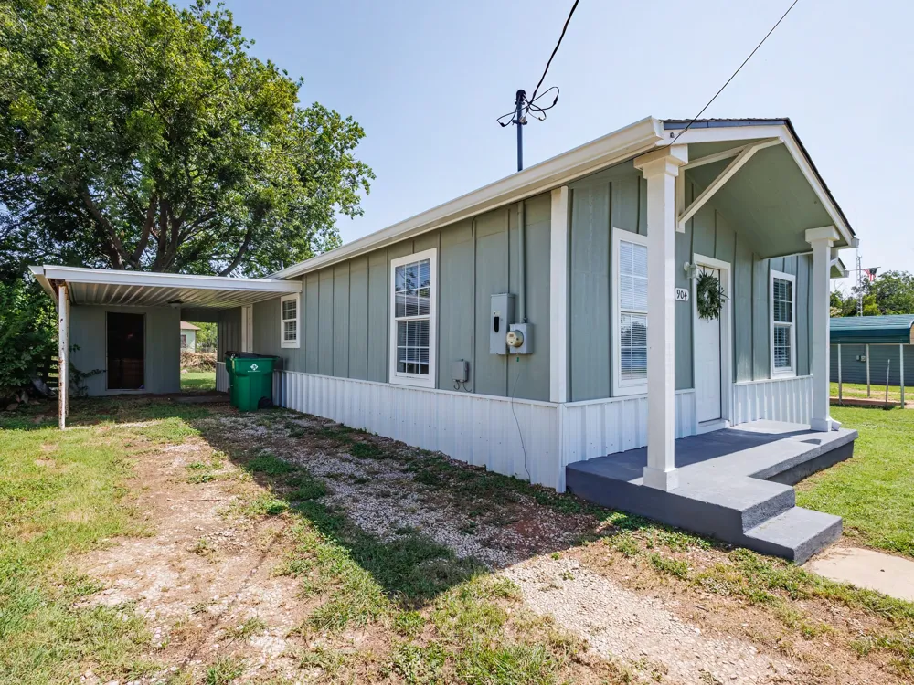 904 W 1st Street Coleman, TX 76834