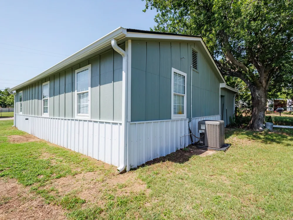 904 W 1st Street Coleman, TX 76834