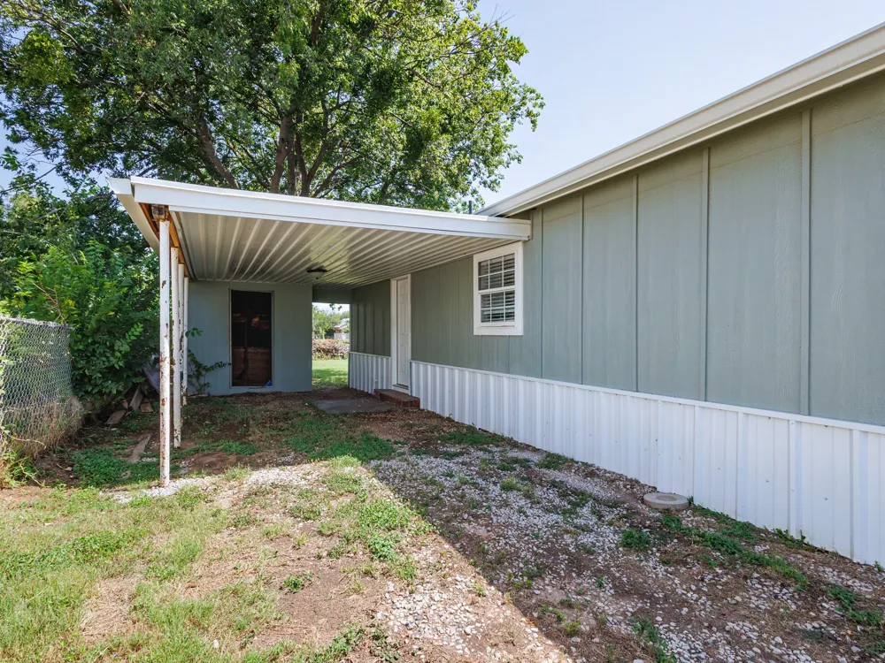 904 W 1st Street Coleman, TX 76834