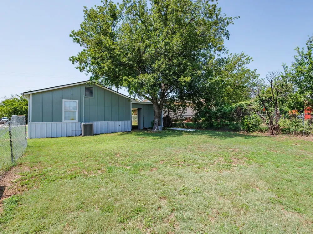 904 W 1st Street Coleman, TX 76834