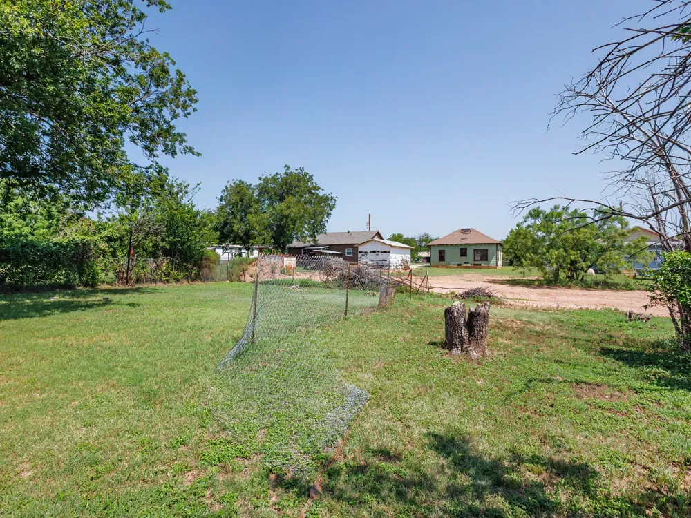 904 W 1st Street Coleman, TX 76834