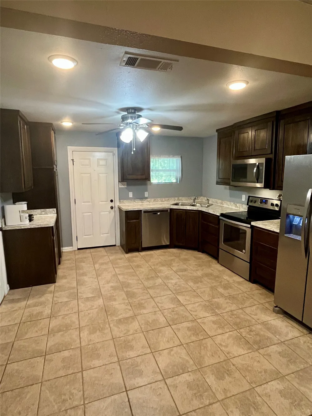 104 Lynn Drive Azle, TX 76020