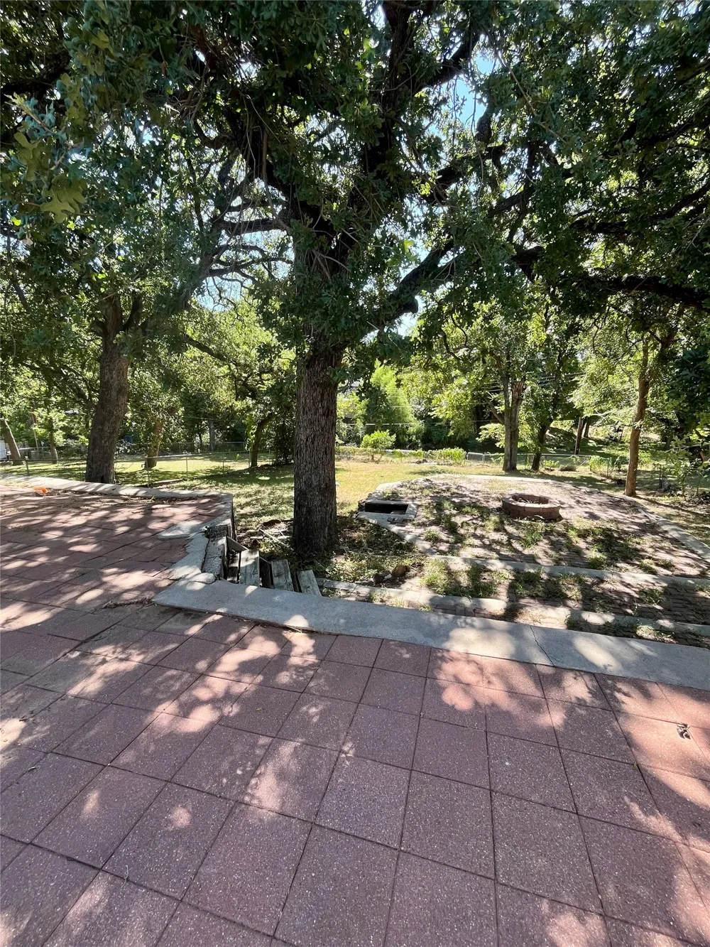 104 Lynn Drive Azle, TX 76020