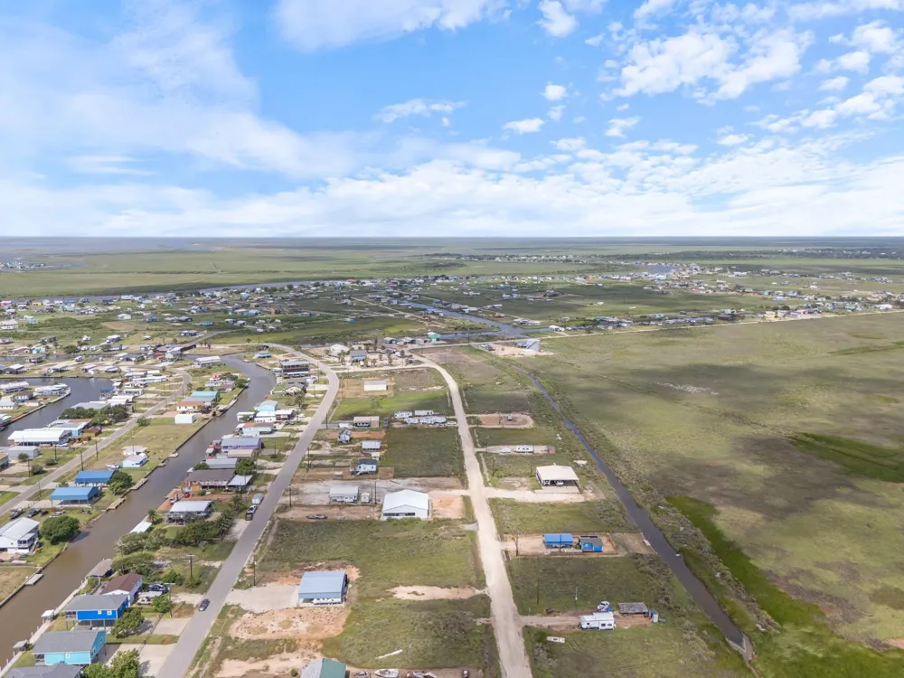 5833 Pelican Street Sargent, TX 77414