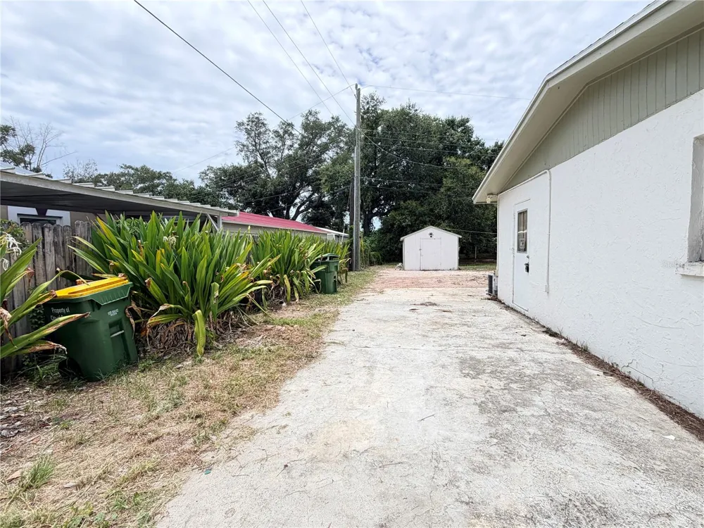 3842 HAWKEYE CIRCLE Sarasota, FL 34232
