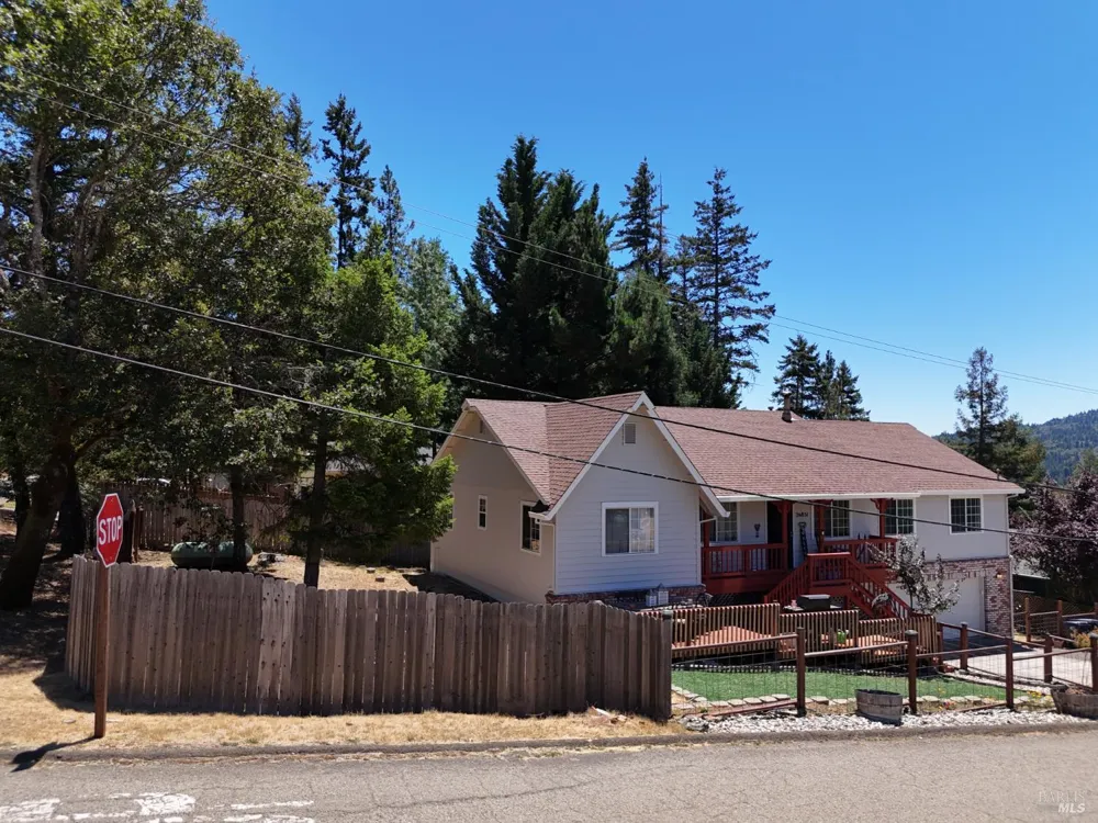26851 Hawk Drive Willits, CA 95490