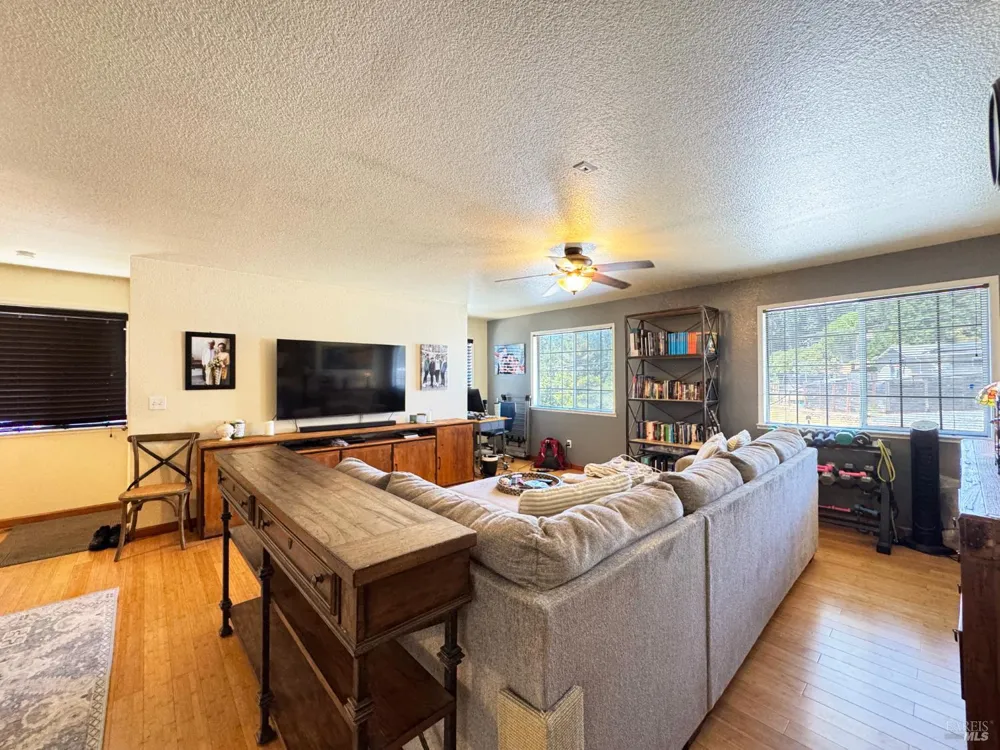 26851 Hawk Drive Willits, CA 95490