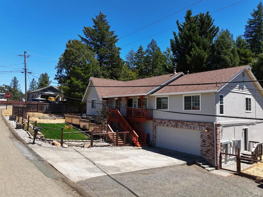 26851 Hawk Drive Willits, CA 95490