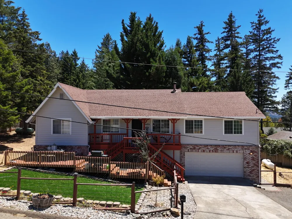 26851 Hawk Drive Willits, CA 95490
