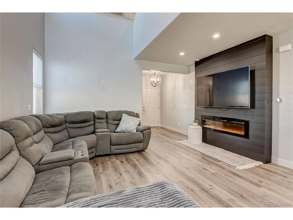 56670 E 23rd Place Strasburg, CO 80136