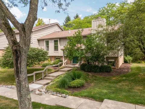 2250 Rivenoak Court