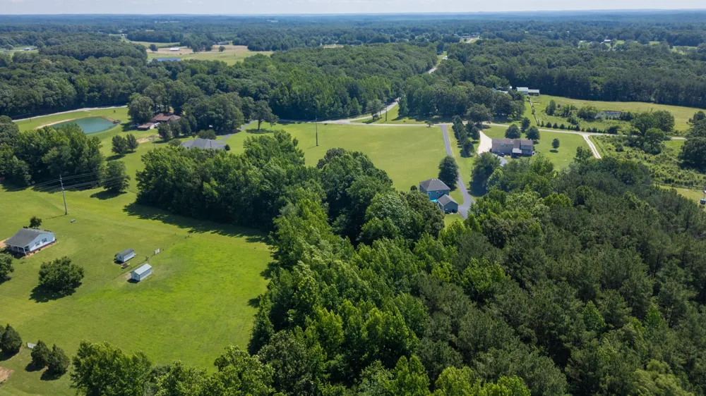 66 Foxhound Rd Paris, TN 38242