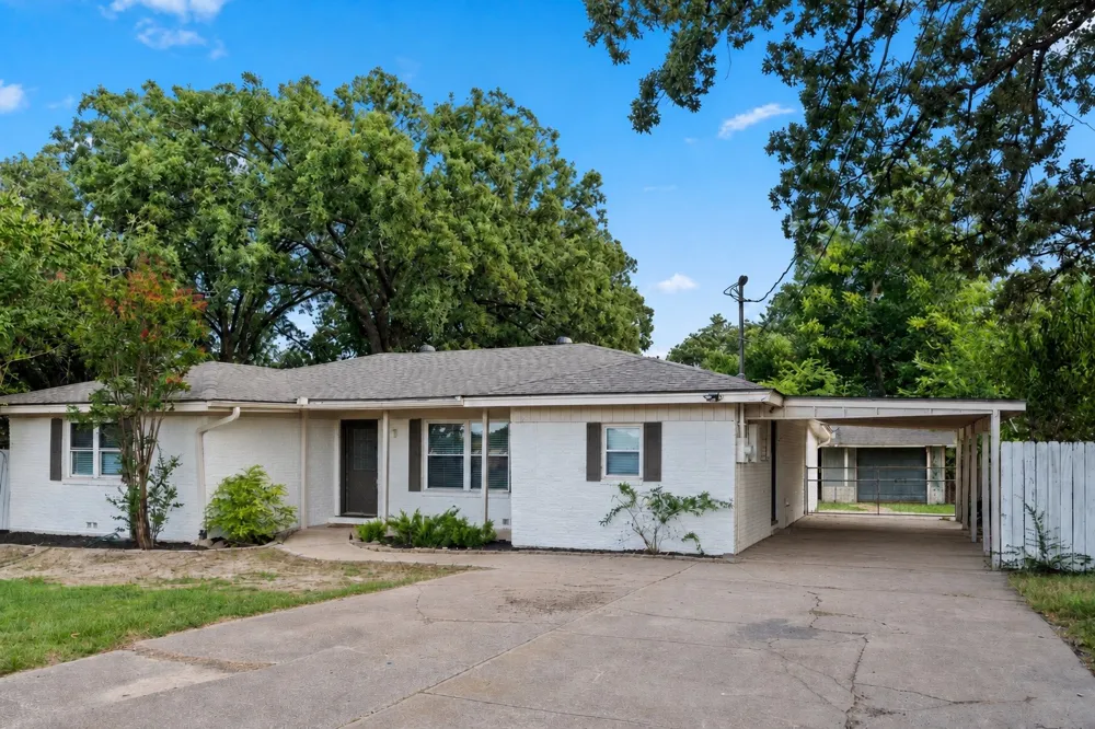 604 Lee Street Sulphur Springs, TX 75482