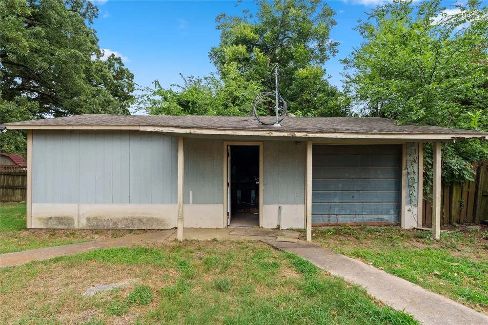 604 Lee Street Sulphur Springs, TX 75482