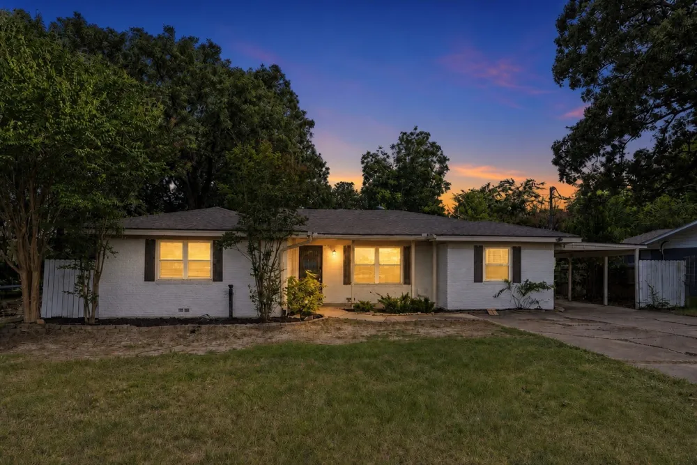 604 Lee Street Sulphur Springs, TX 75482