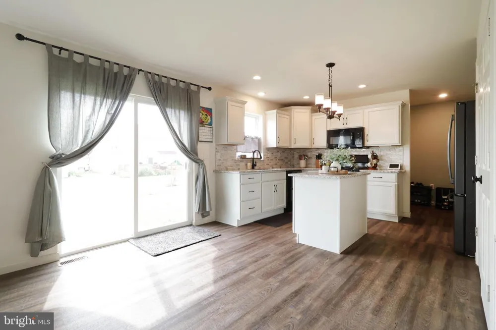301 AMBERLEIGH LANE Bellefonte, PA 16823