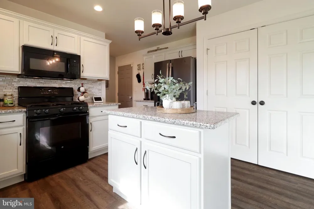 301 AMBERLEIGH LANE Bellefonte, PA 16823