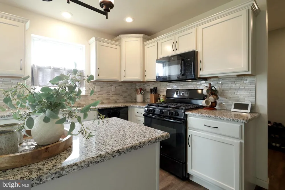 301 AMBERLEIGH LANE Bellefonte, PA 16823