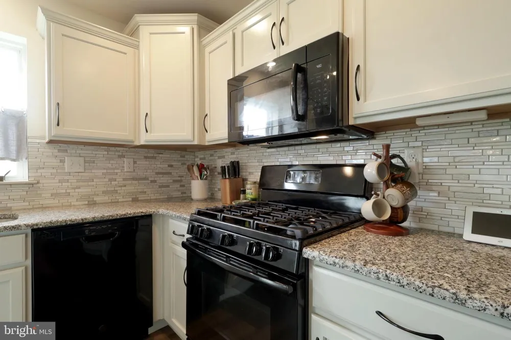 301 AMBERLEIGH LANE Bellefonte, PA 16823