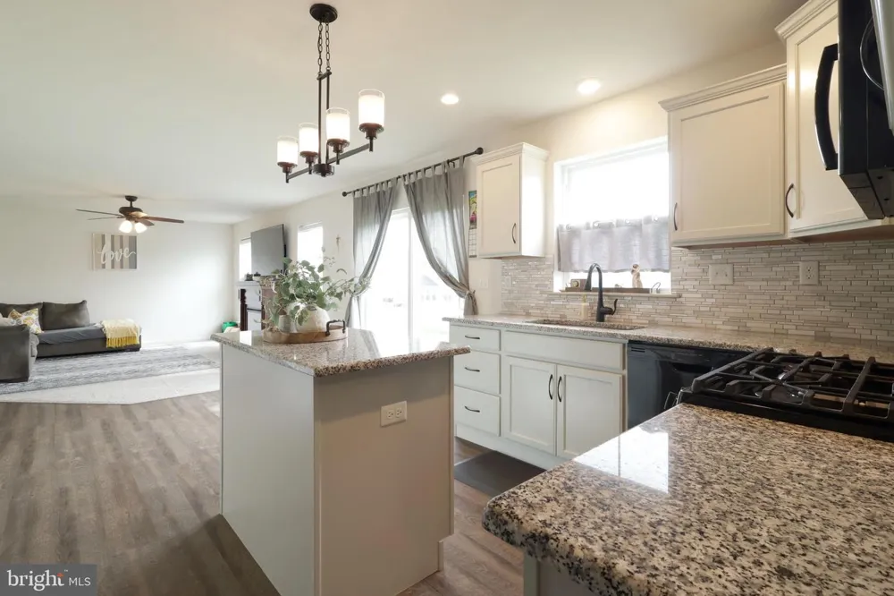 301 AMBERLEIGH LANE Bellefonte, PA 16823
