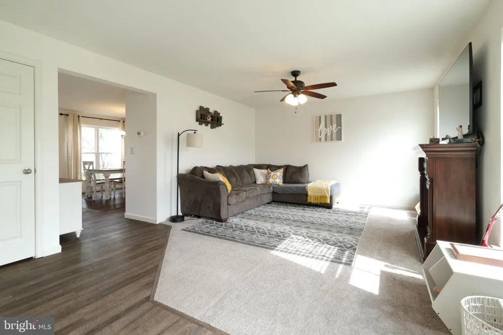 301 AMBERLEIGH LANE Bellefonte, PA 16823