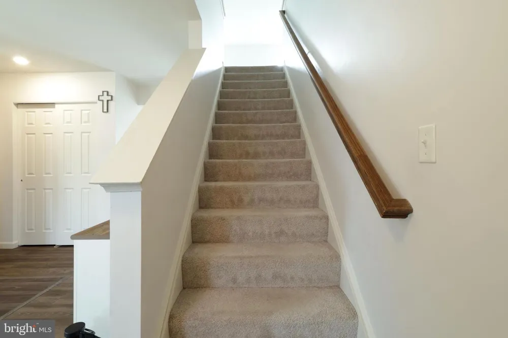 301 AMBERLEIGH LANE Bellefonte, PA 16823