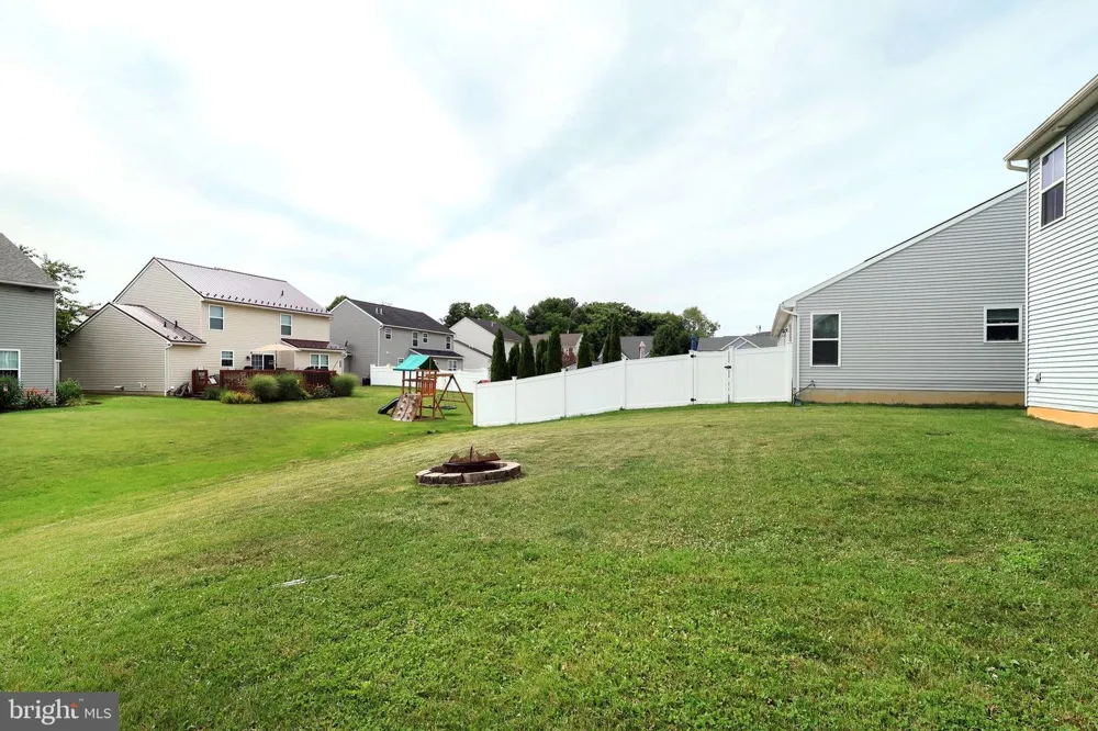 301 AMBERLEIGH LANE Bellefonte, PA 16823