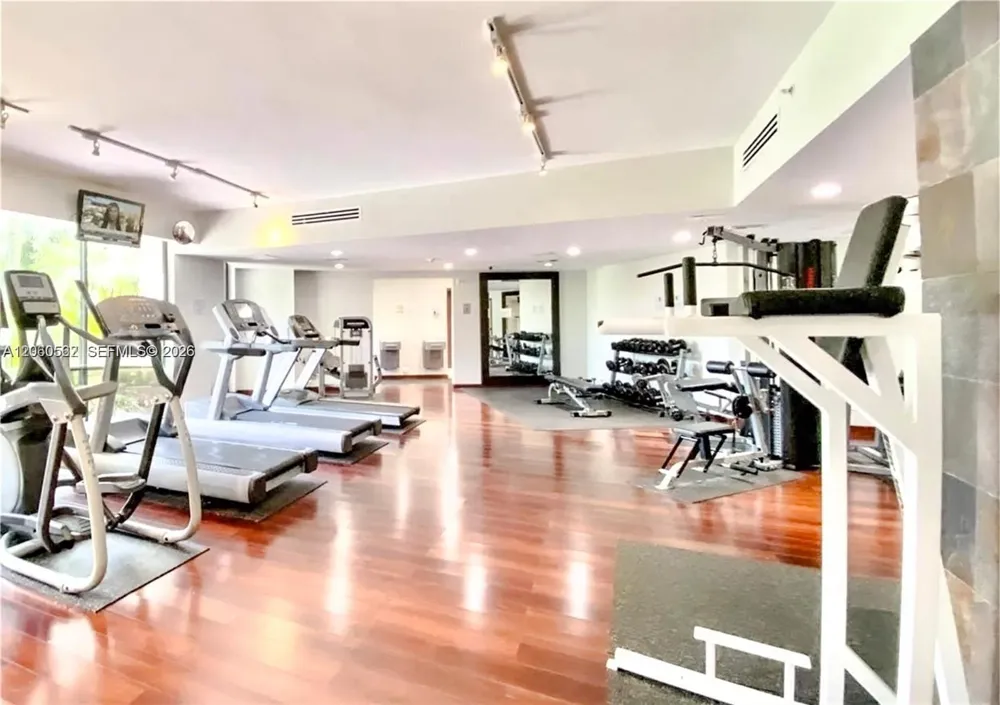 3300 NE 191st St #501 Aventura, FL 33180