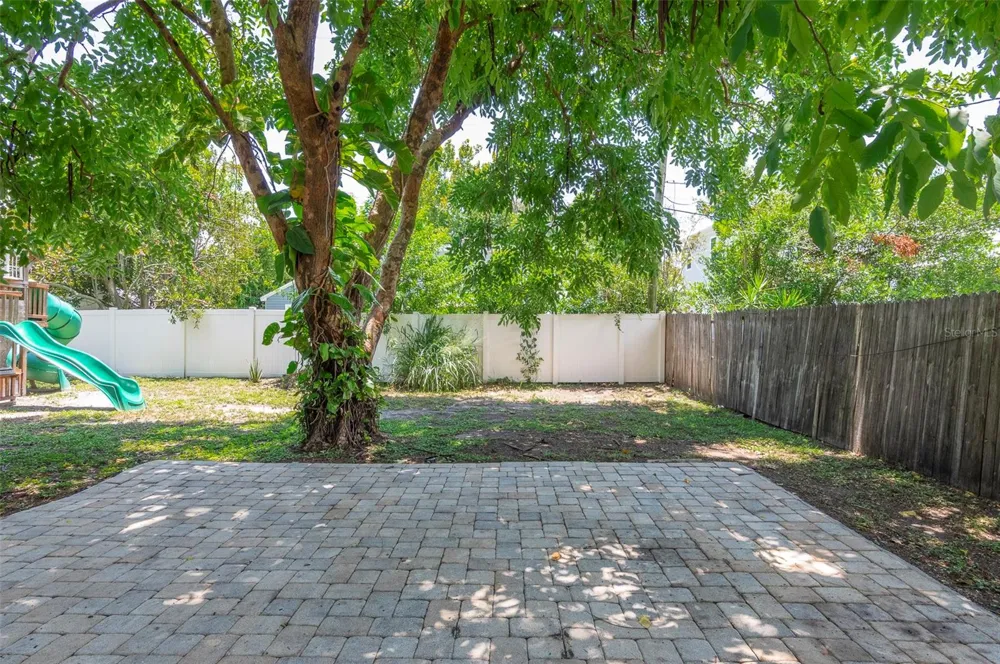 1744 26TH AVENUE St Petersburg, FL 33713