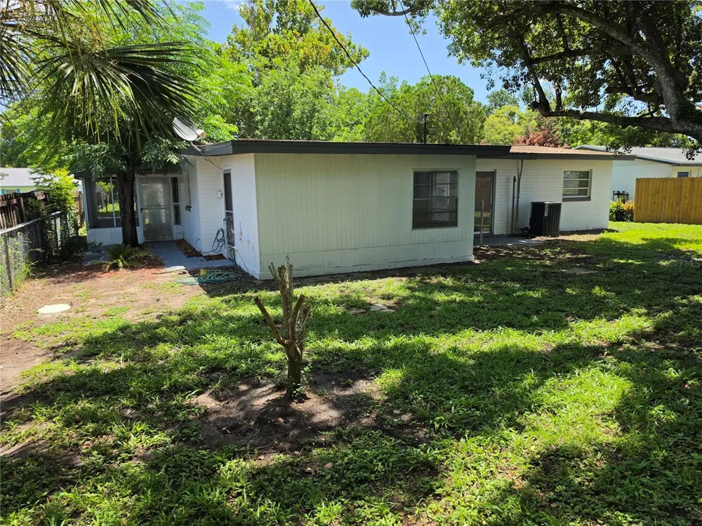 640 WESTWARD CIRCLE Daytona Beach, FL 32117