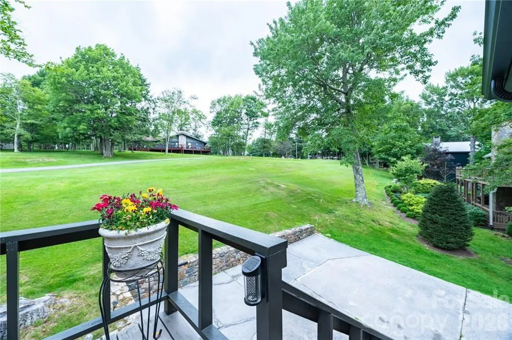 107 Grassy Gap Loop Road Beech Mountain, NC 28604