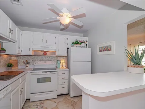 75 Royal Oak Court #204