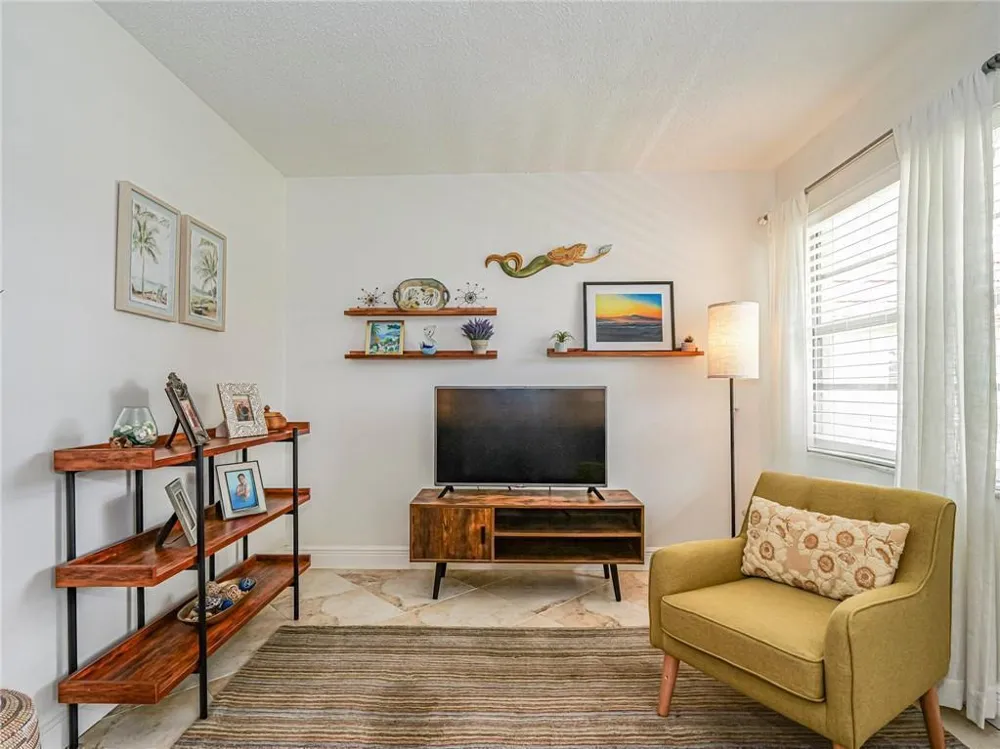 75 Royal Oak Court #204 Vero Beach, FL 32962