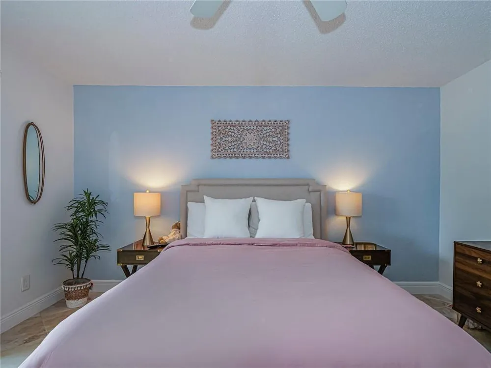 75 Royal Oak Court #204 Vero Beach, FL 32962