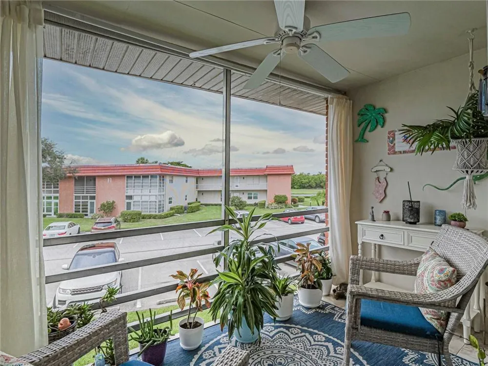 75 Royal Oak Court #204 Vero Beach, FL 32962