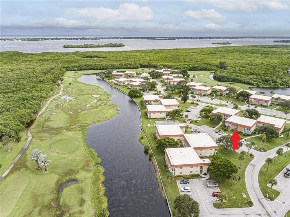 75 Royal Oak Court #204 Vero Beach, FL 32962