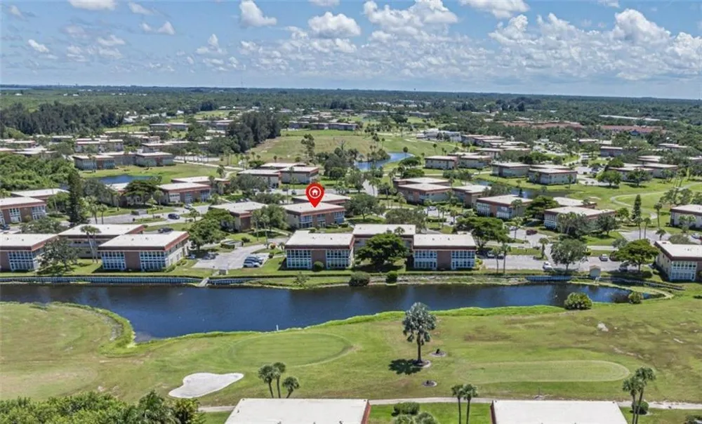 75 Royal Oak Court #204 Vero Beach, FL 32962