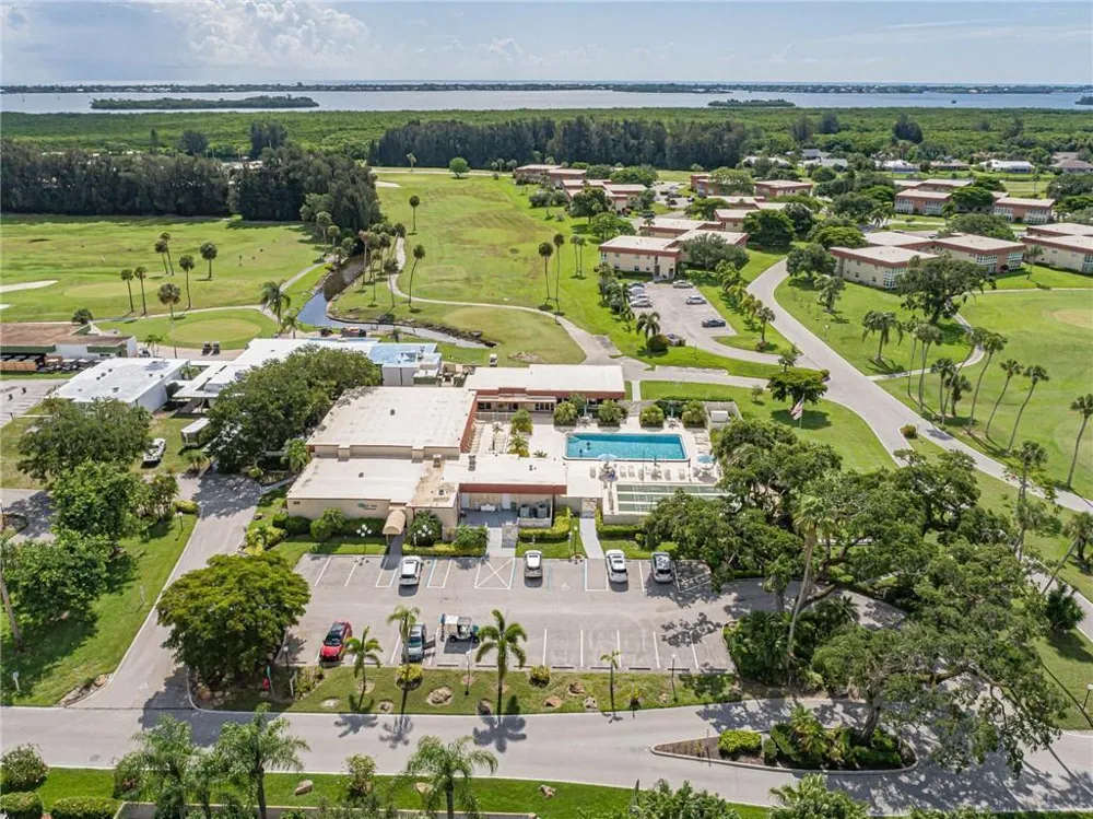 75 Royal Oak Court #204 Vero Beach, FL 32962