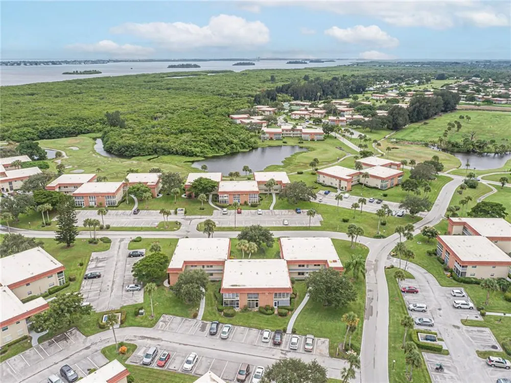 75 Royal Oak Court #204 Vero Beach, FL 32962
