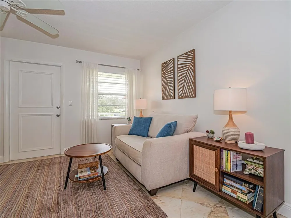 75 Royal Oak Court #204 Vero Beach, FL 32962