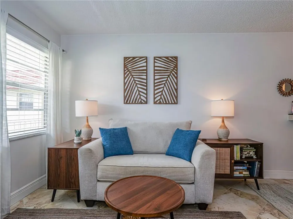 75 Royal Oak Court #204 Vero Beach, FL 32962