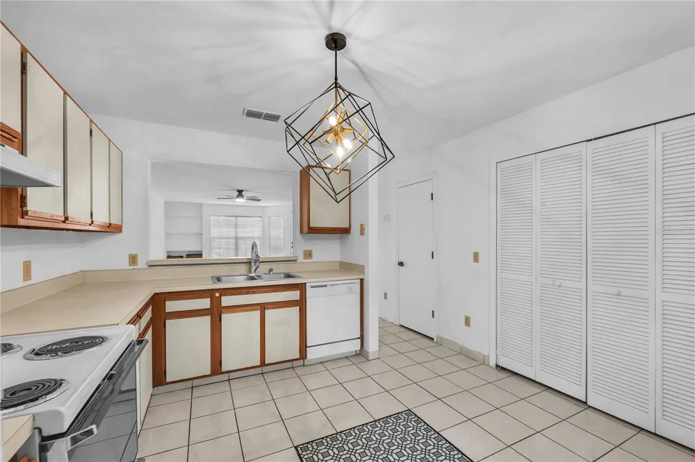 5100 BURCHETTE ROAD #1004 Tampa, FL 33647